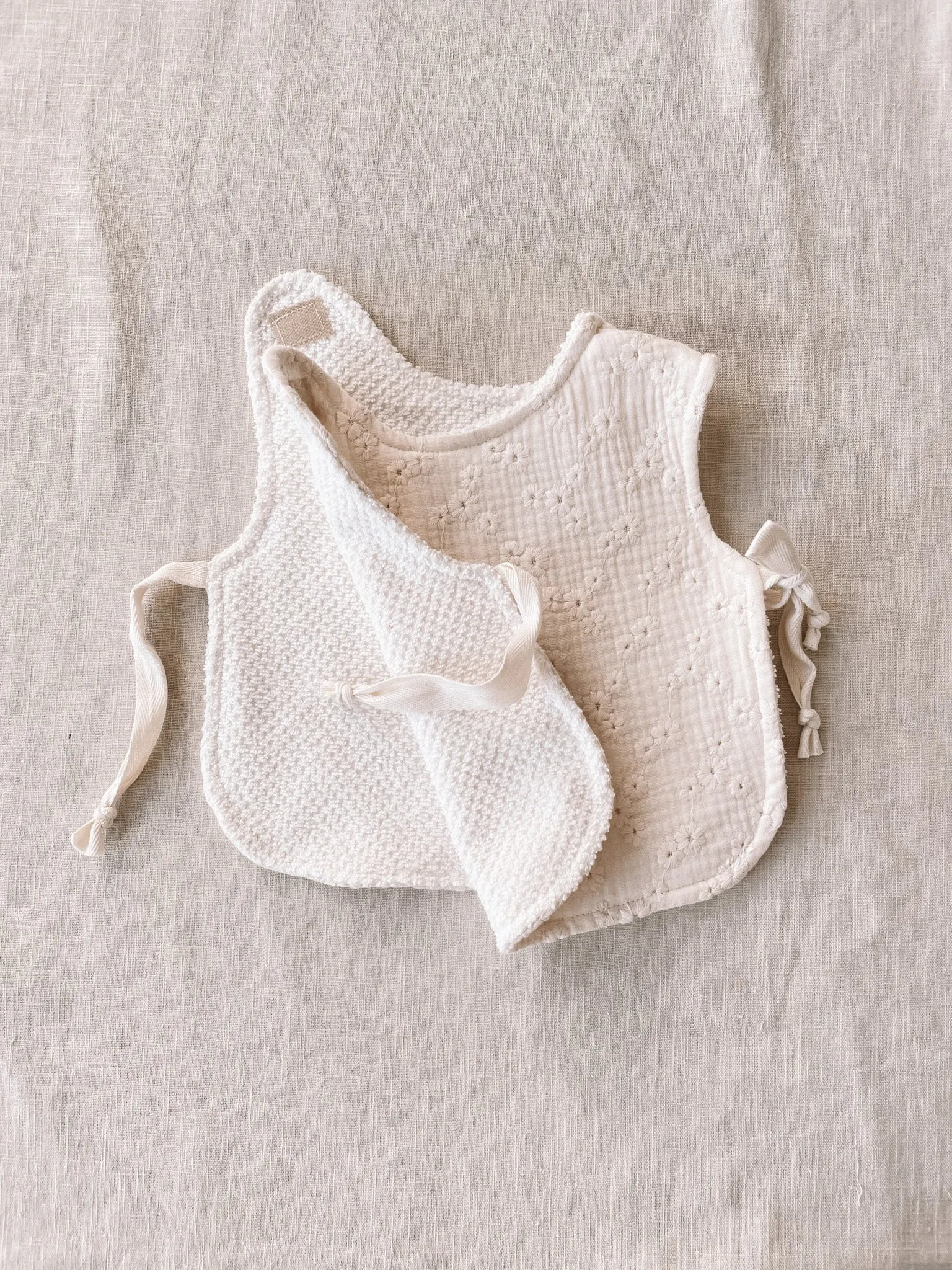 Baby & toddler bib / embroidered ecru