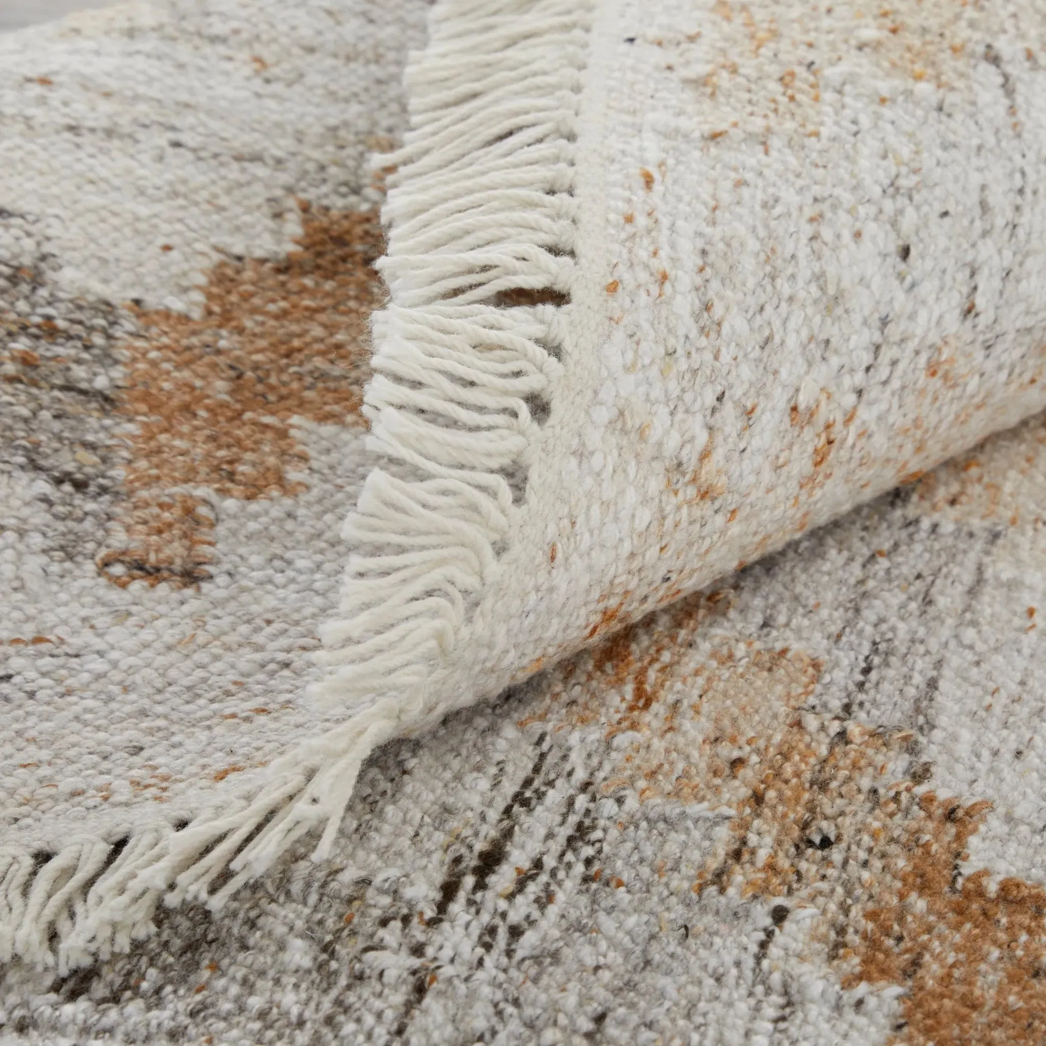 Beckett 8900724F Ivory/Gray Rug