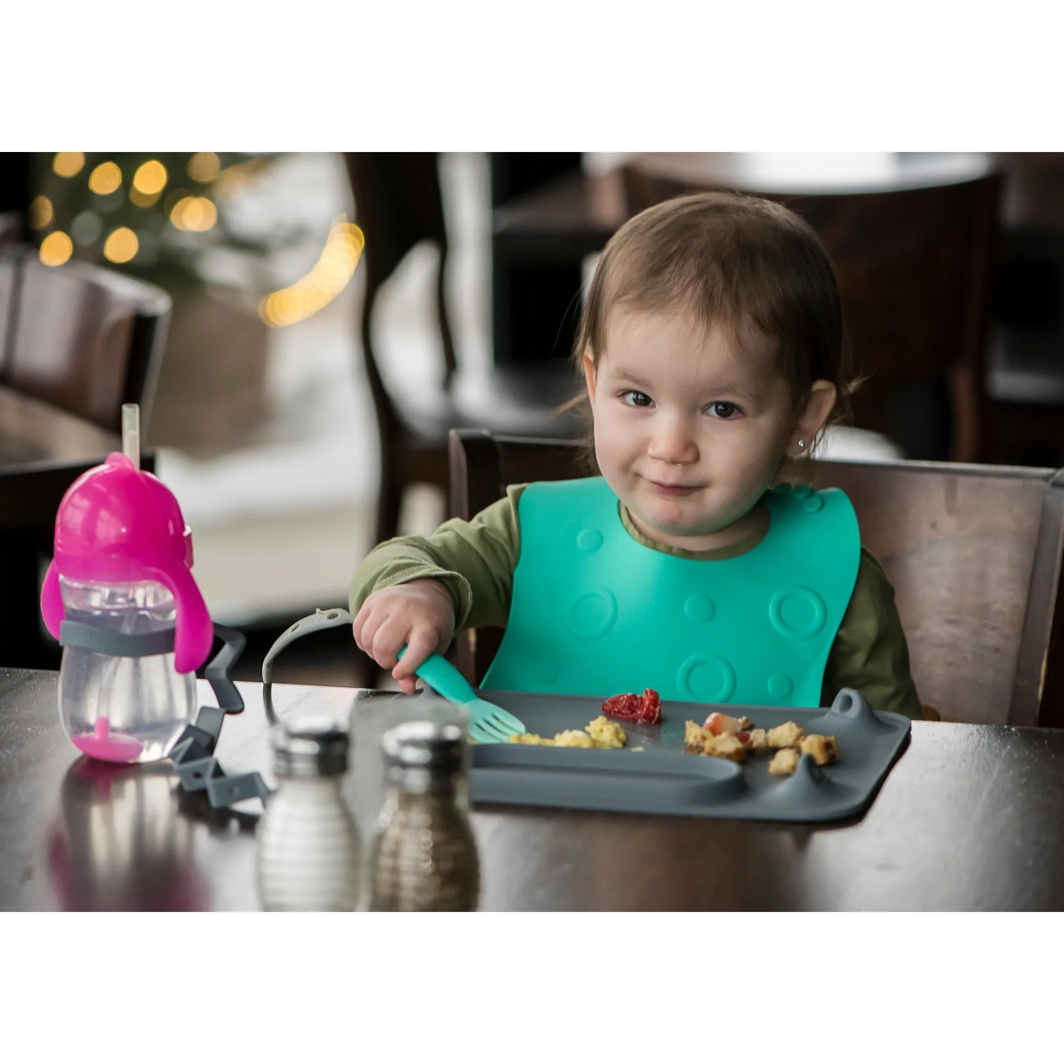 Busy Baby Bungee Bib & Utensil Set