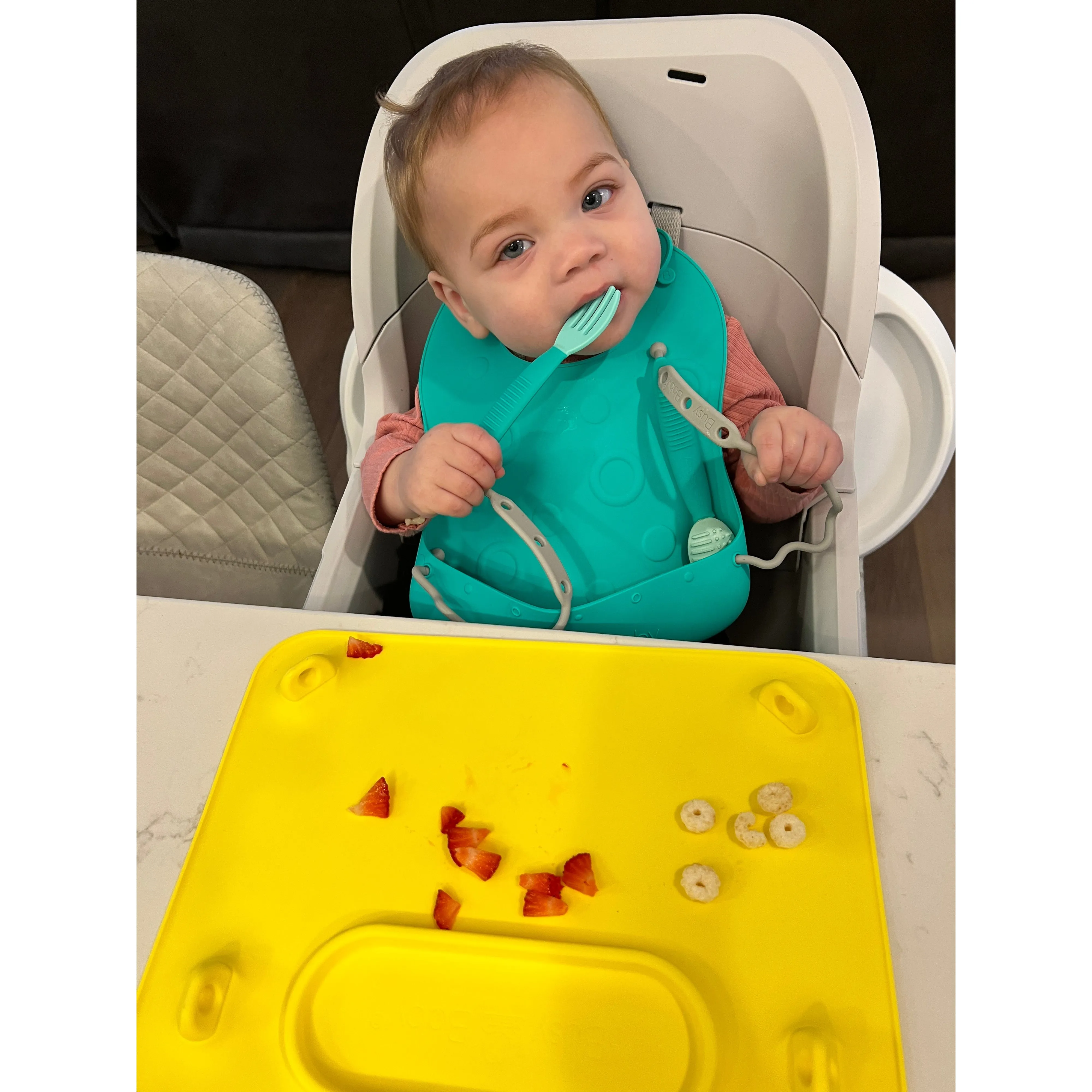 Busy Baby Bungee Bib & Utensil Set