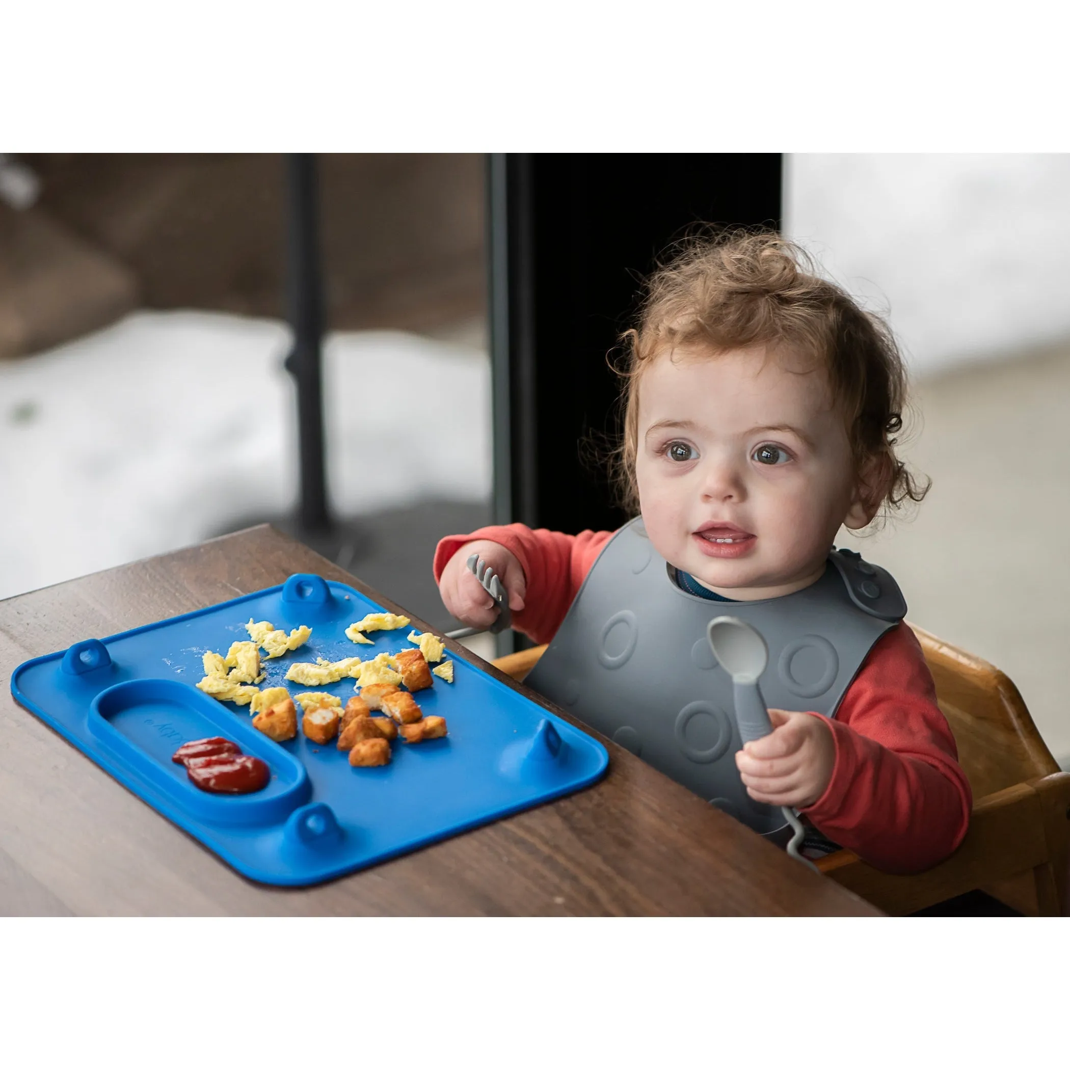 Busy Baby Bungee Bib & Utensil Set