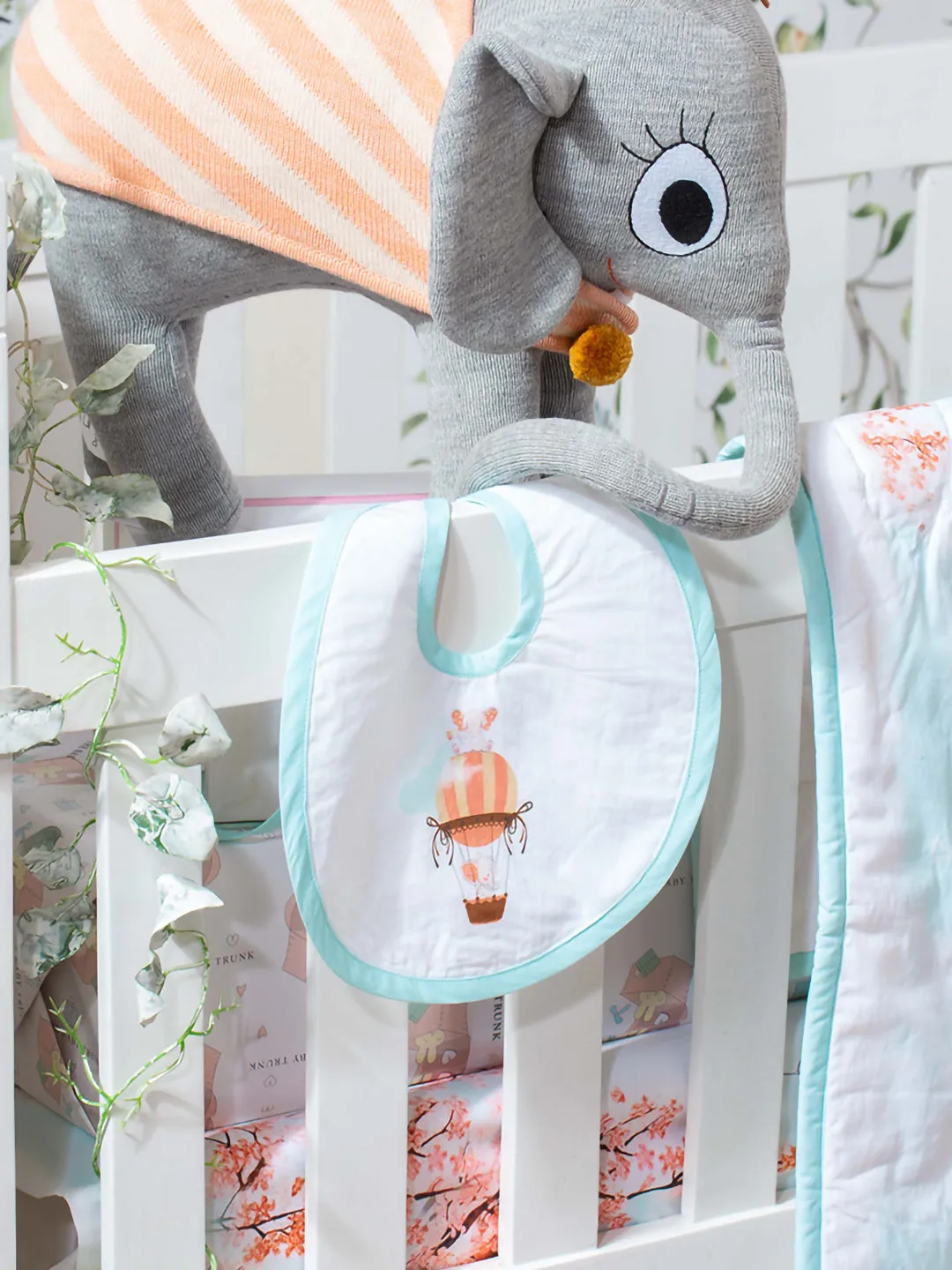Ele on the balloon BIB